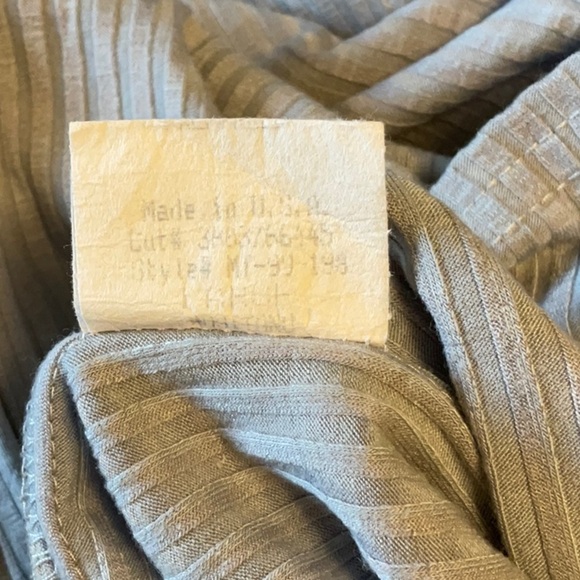 Men's Gray Short Sleeve Shirt - Picture 5 of 6